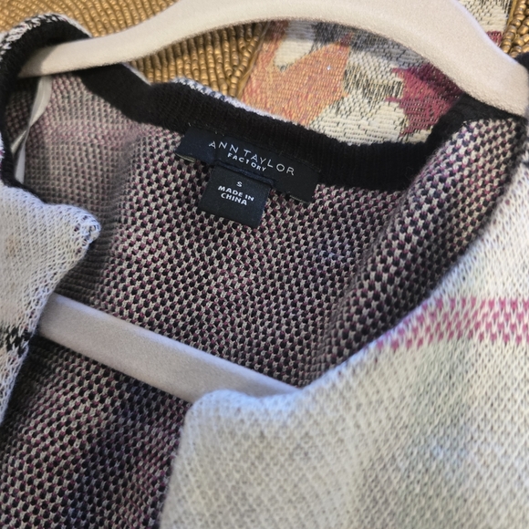 Ann Taylor Plaid Sweater Cardigan Size S - Picture 2 of 4